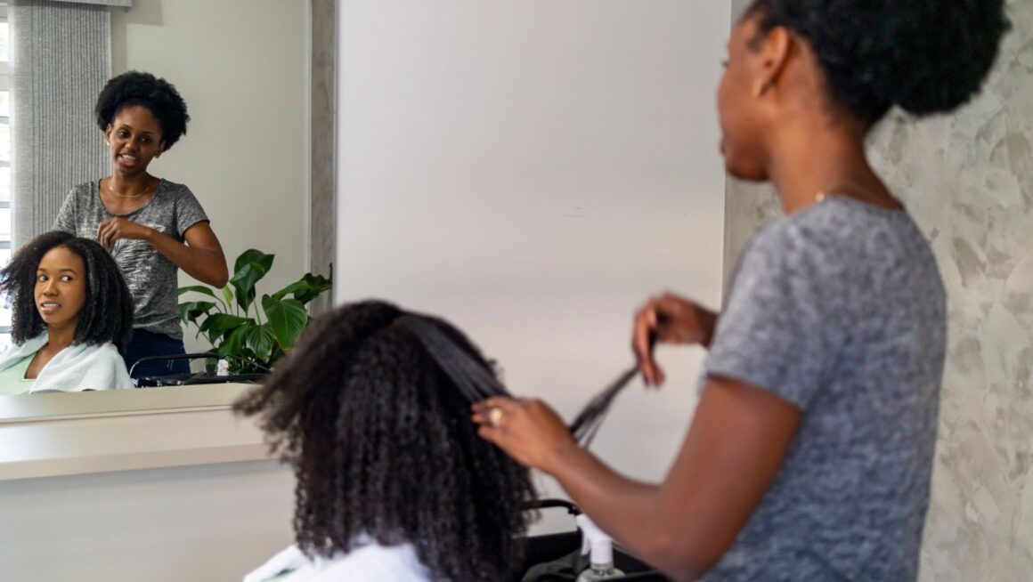 How Do Modern Scheduling Software Help Stylists Balance Their Worflows