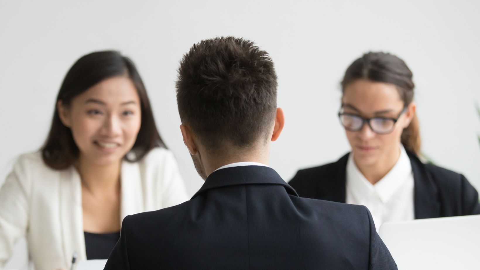 The Case for Using Dedicated HR Reward Recruiters When Talent Is Scarce