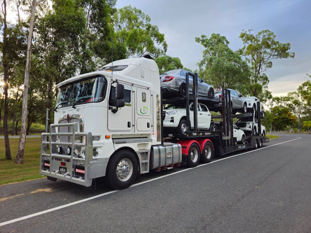 How Technology Is Transforming the Logistics and Vehicle Transport Industry