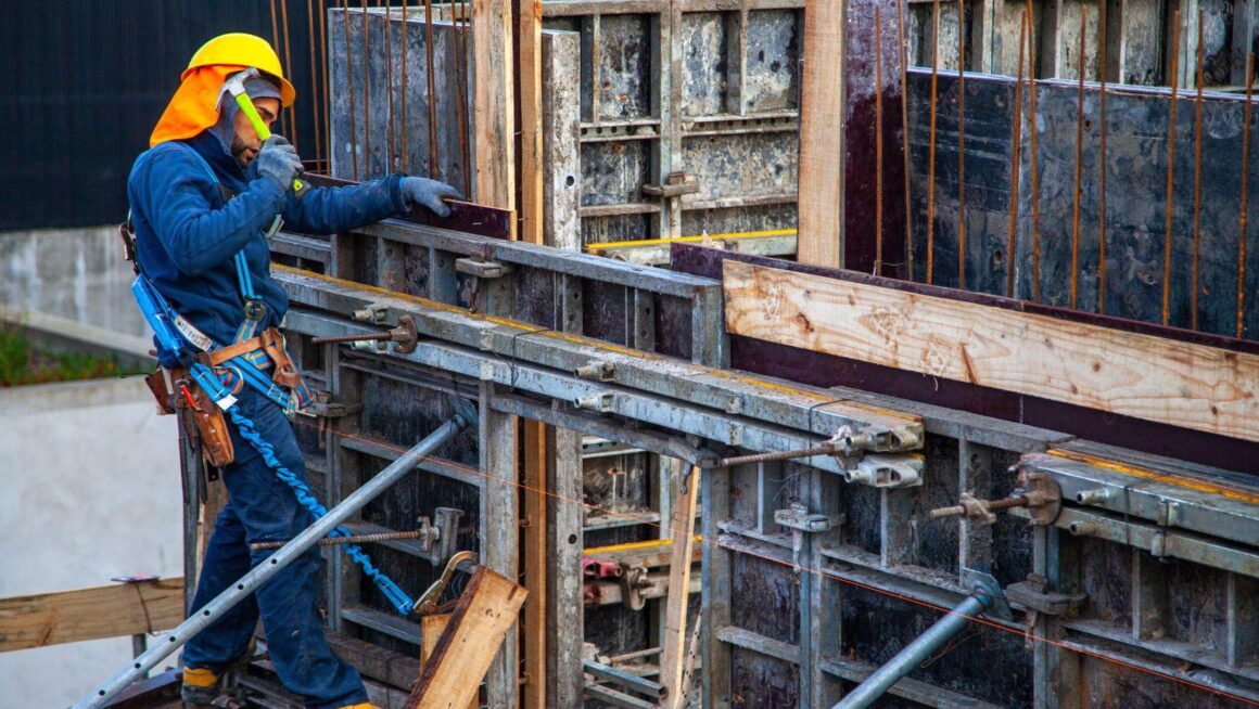 The Rise of Field-Service Technology for Small Construction Businesses
