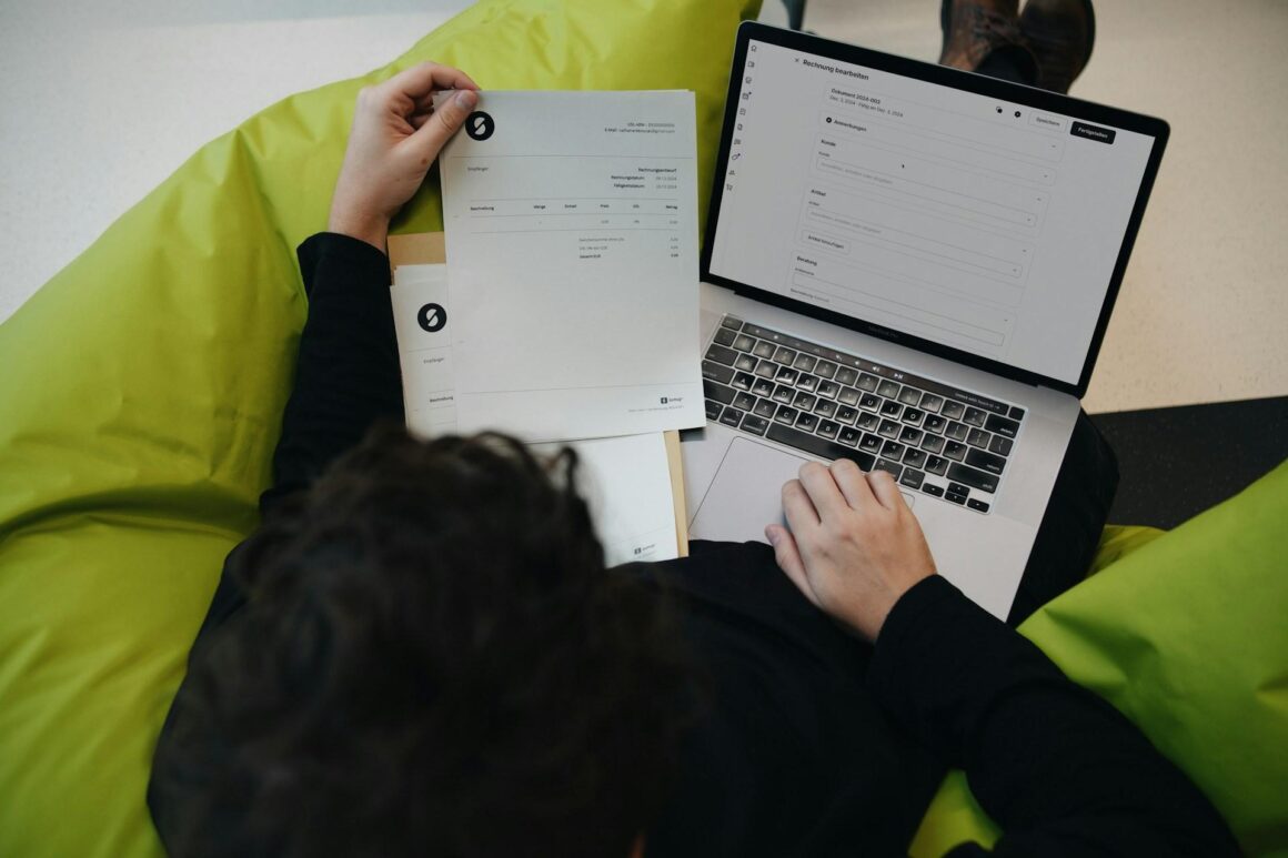 What Is E-Invoicing and Who Must Comply in 2026