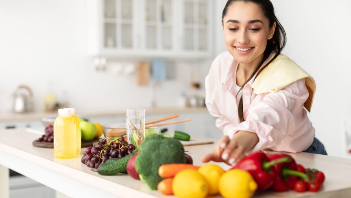 Feed Your Brand: How Food Bloggers and Nutrition Creators Can Build a Free Logo
with AI